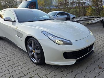V12 SERVIS FERRARI