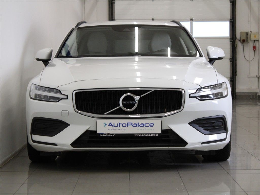 Volvo V60, 2,0 D3 110kW AT Mom.2xSady - fotka 2