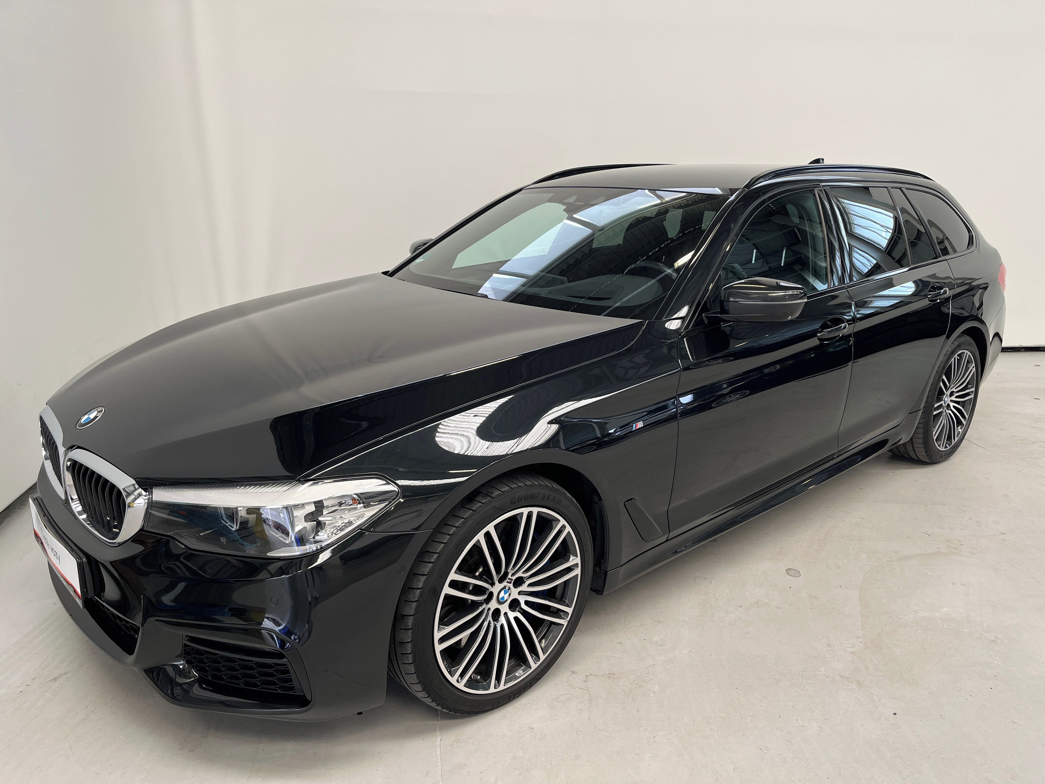 BMW Řada 5, 540xDrive M-Paket 8AT