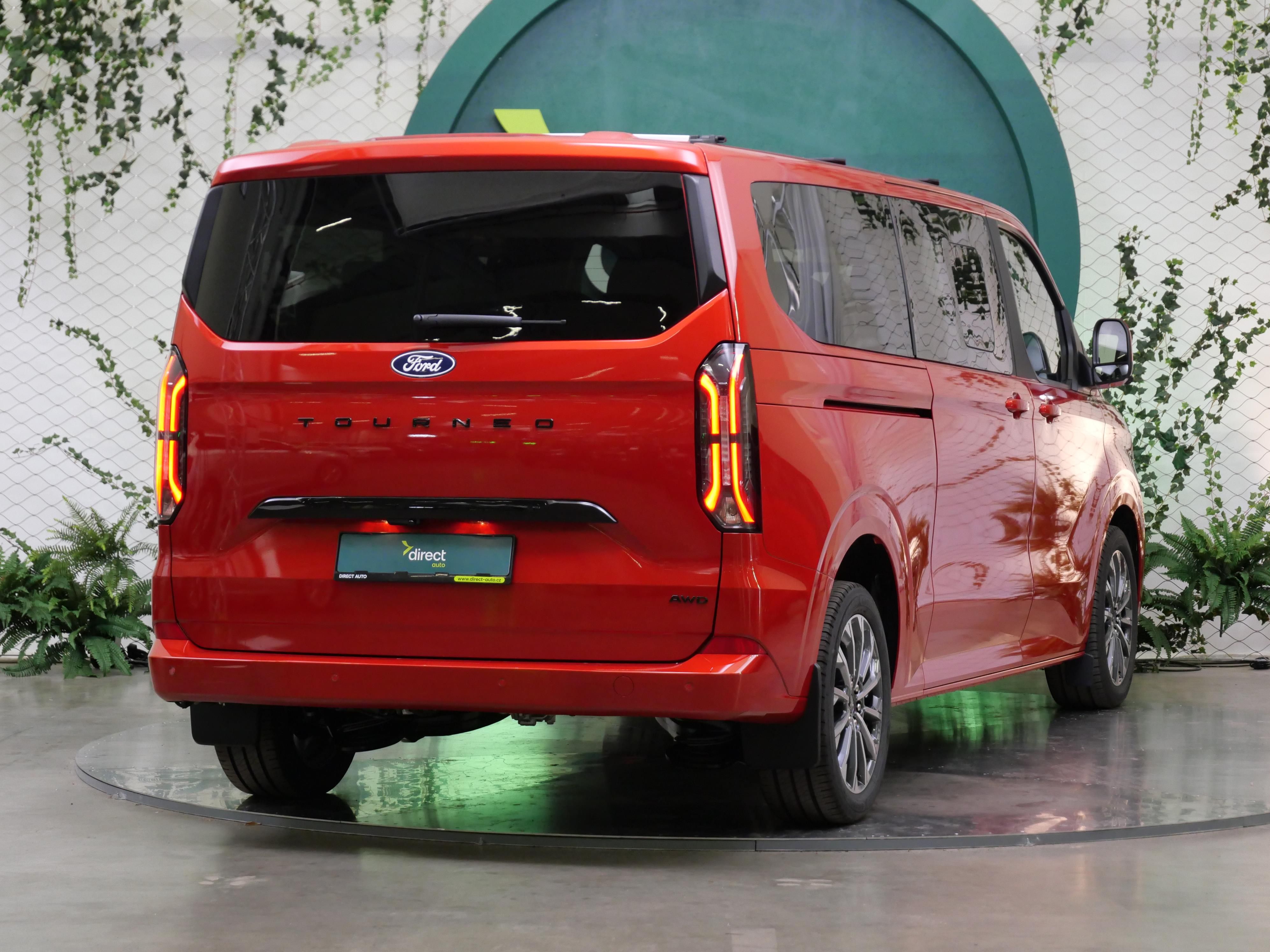 Ford Tourneo Custom, 2.0 EcoBlue 125 kW Titanium X - fotka 2
