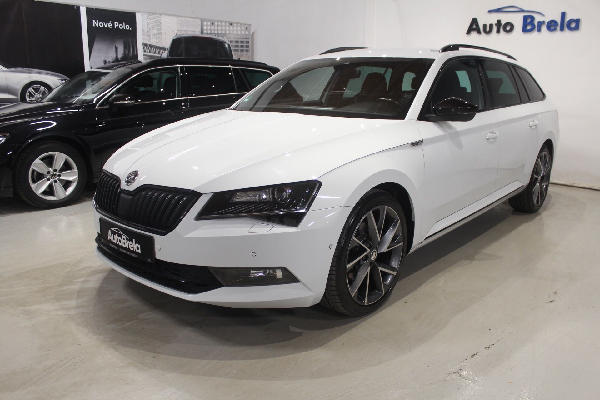Škoda Superb, 2.0TDI DSG SportLine Tažné LED - fotka 6