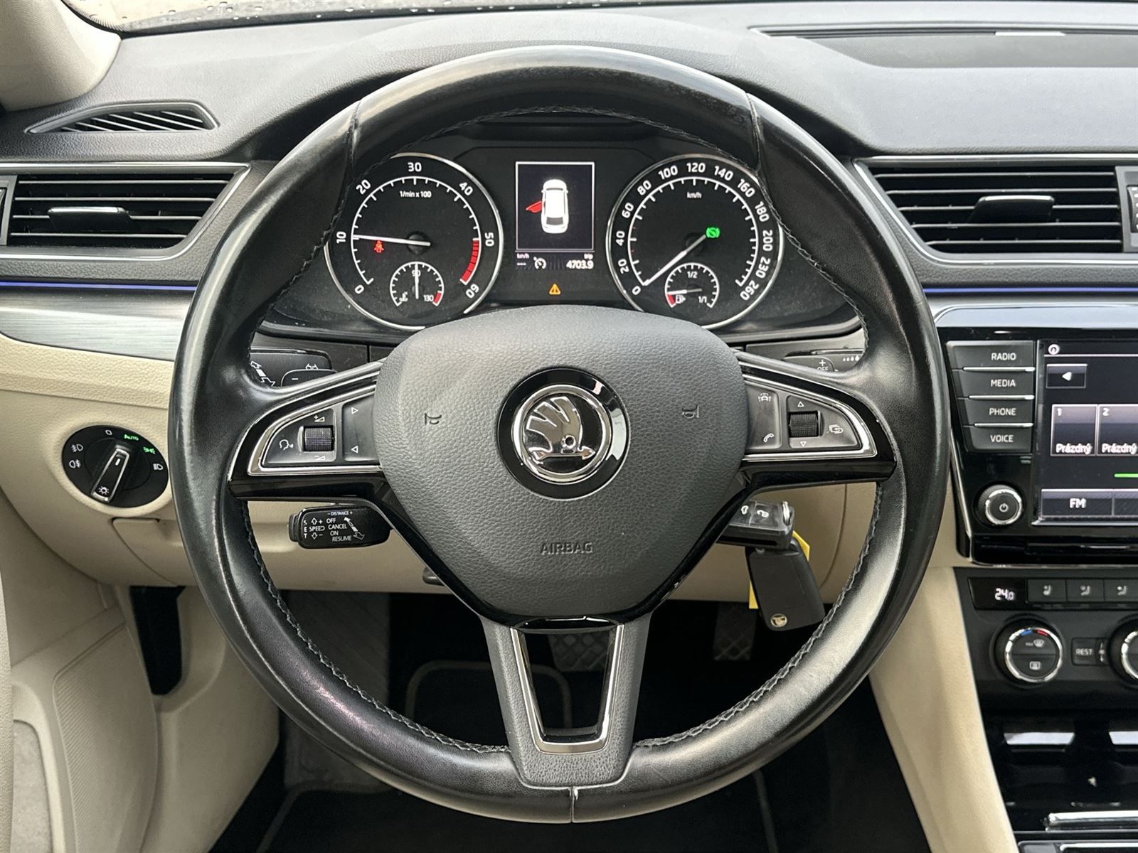 Škoda Superb, Combi 2.0 TDI 4x4 DSG Style - fotka 6