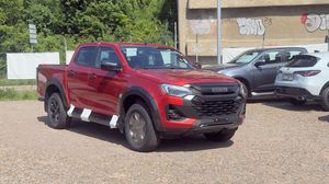 Isuzu D-Max, 1.9l Double Cab 4x4 V-CROSS AT