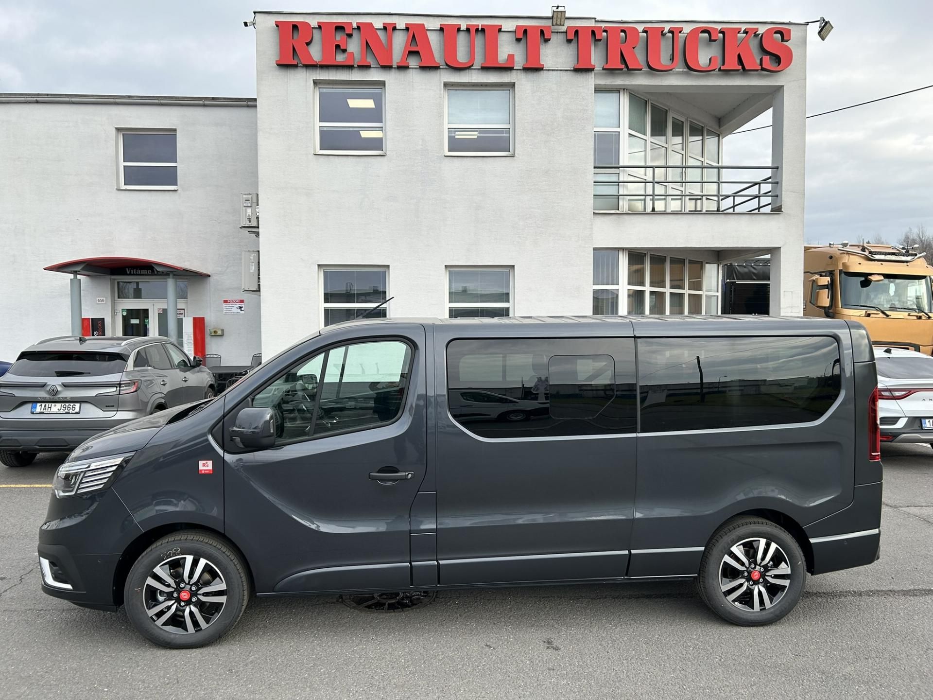 Renault Trafic, COMBI L2H1 170k AT9 RED 8 MÍST
