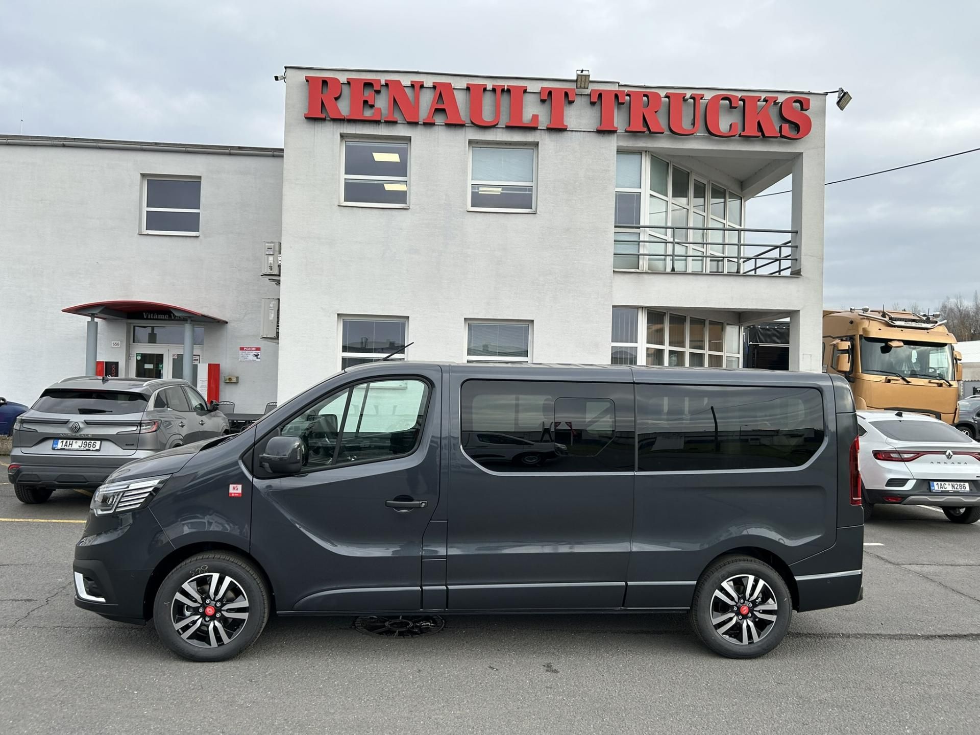 Renault Trafic, COMBI L2H1 170k AT9 RED 8 MÍST - fotka 3