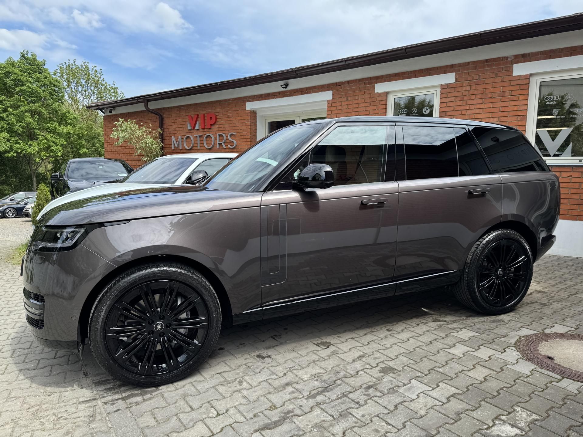 Land Rover Range Rover, D350 HSE-BLACK-R23-PANO-TAŽNÉ - fotka 2