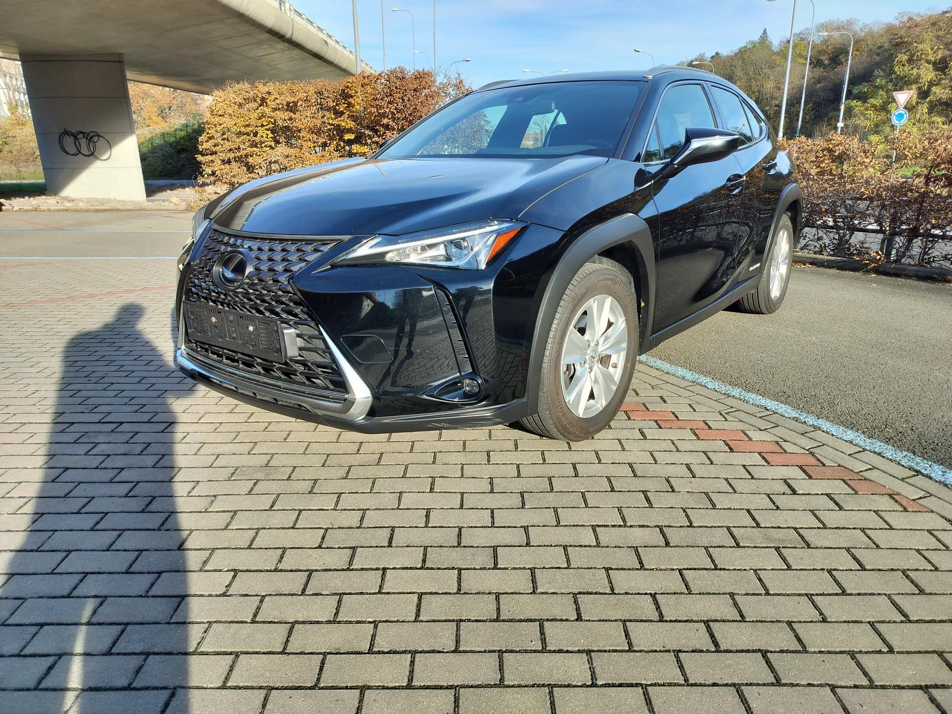 Lexus UX 250h, kožené a vyhřívané sedačky - fotka 3