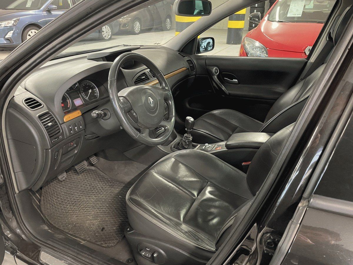 Renault Laguna, 2.0 dCi, 127kW, Initiale Paris - fotka 3