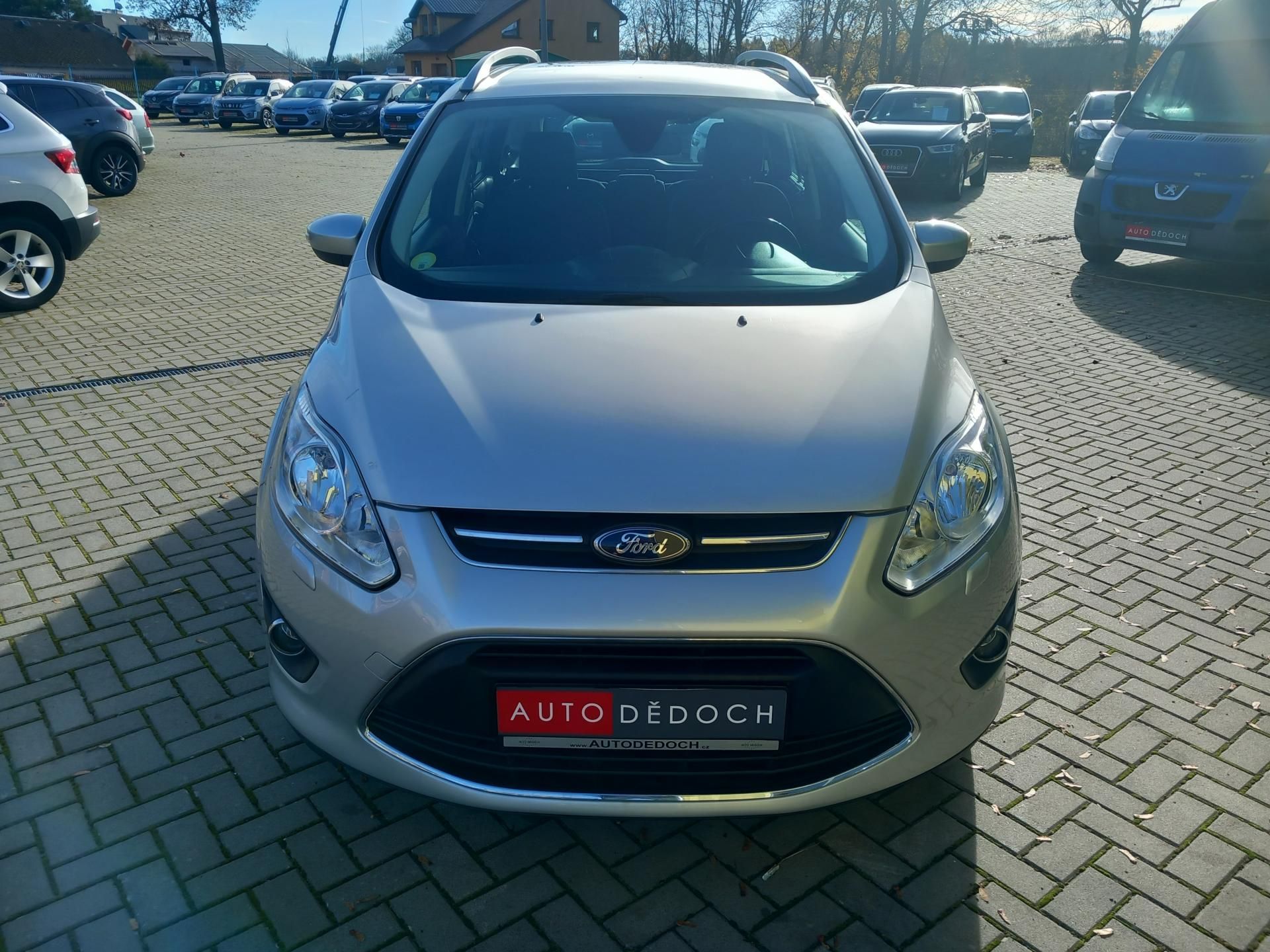 Ford Grand C-MAX, 7 MÍST NAVIGACE POUZE 93t.KM! - fotka 2