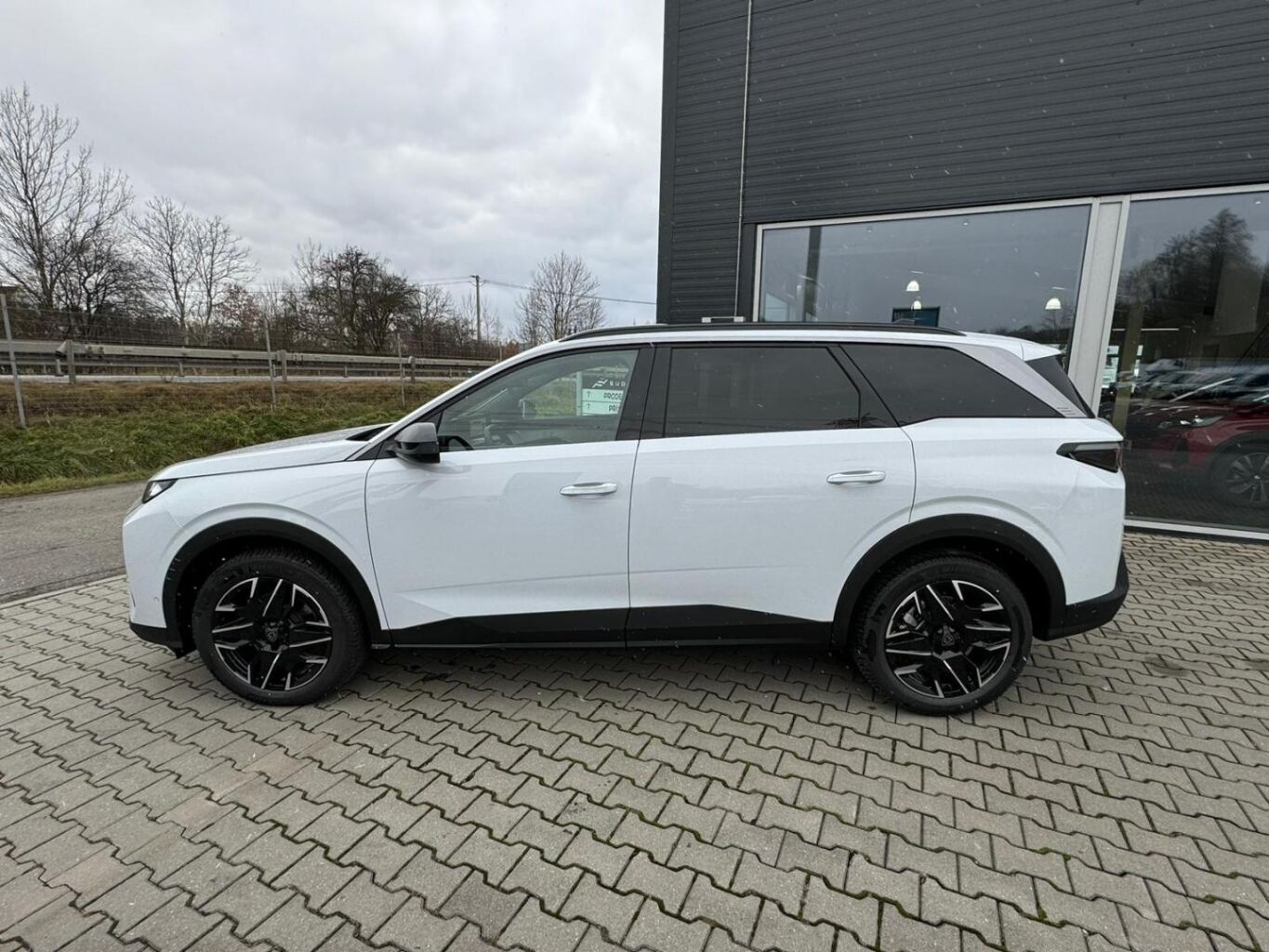 Peugeot 5008, ALLURE Hybrid 136 e-DCS6 - fotka 4