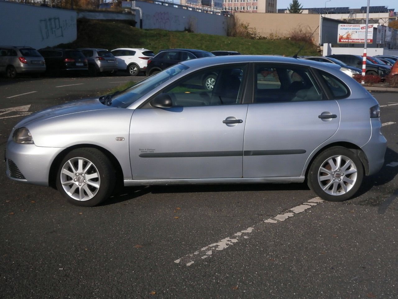 Seat Ibiza, 1,4i 16V 63kW DIGI KLIMA S.K. - fotka 3