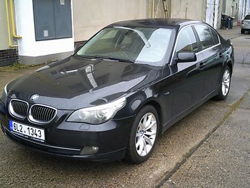 523i
