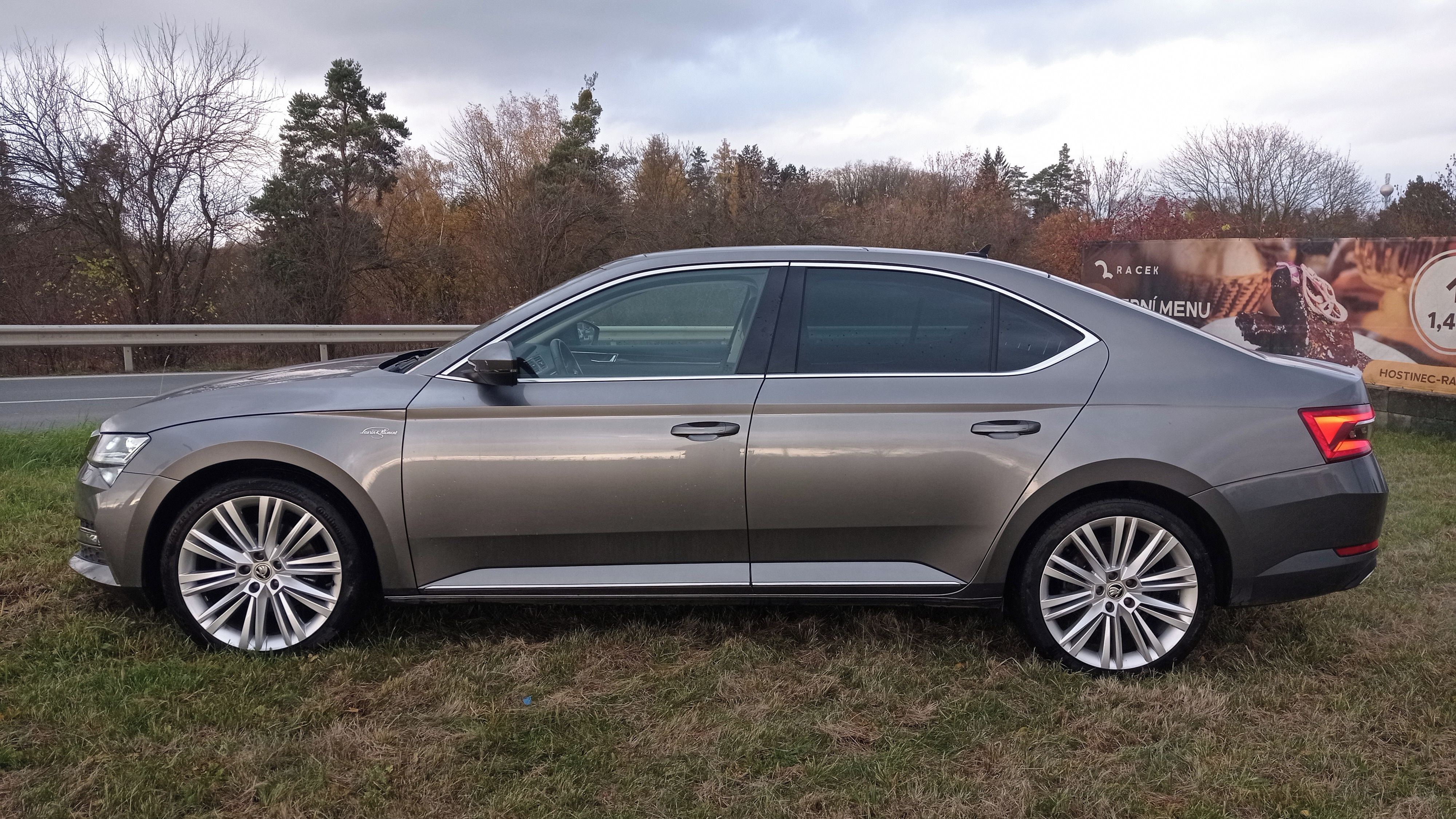Škoda Superb, 2,0 TDi Laurin & Klement DSG - fotka 2