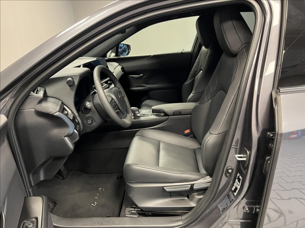 Lexus UX 300h, 2,0 HEV F SPORT DESIGN - fotka 6
