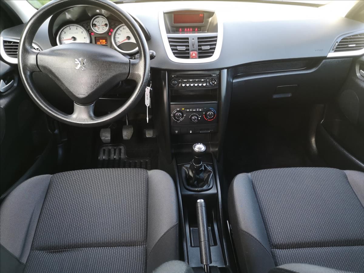 Peugeot 207, 1,4 16V VTi Premium - fotka 3