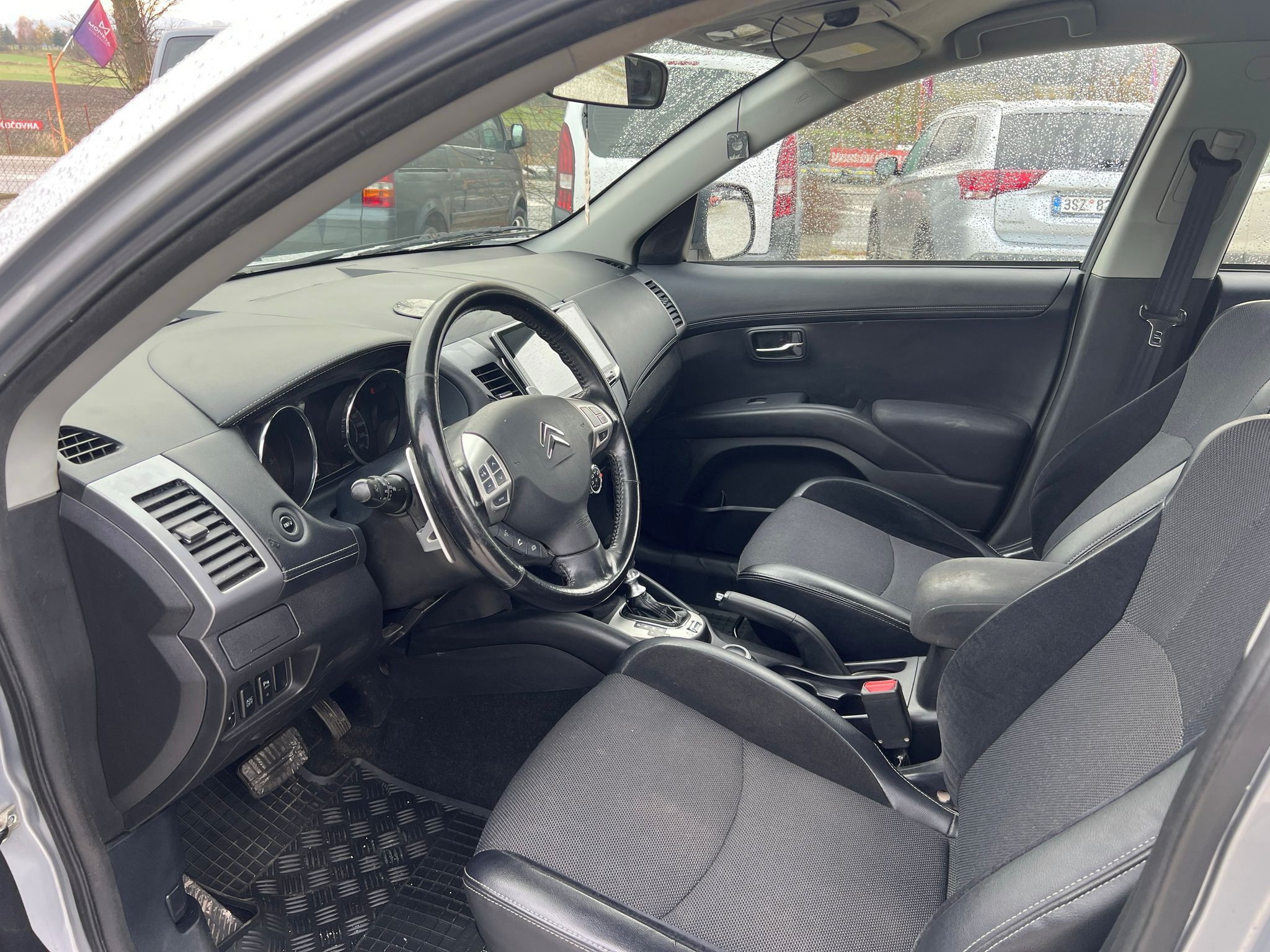 Citroën C-Crosser, 2.2 HDi - fotka 4