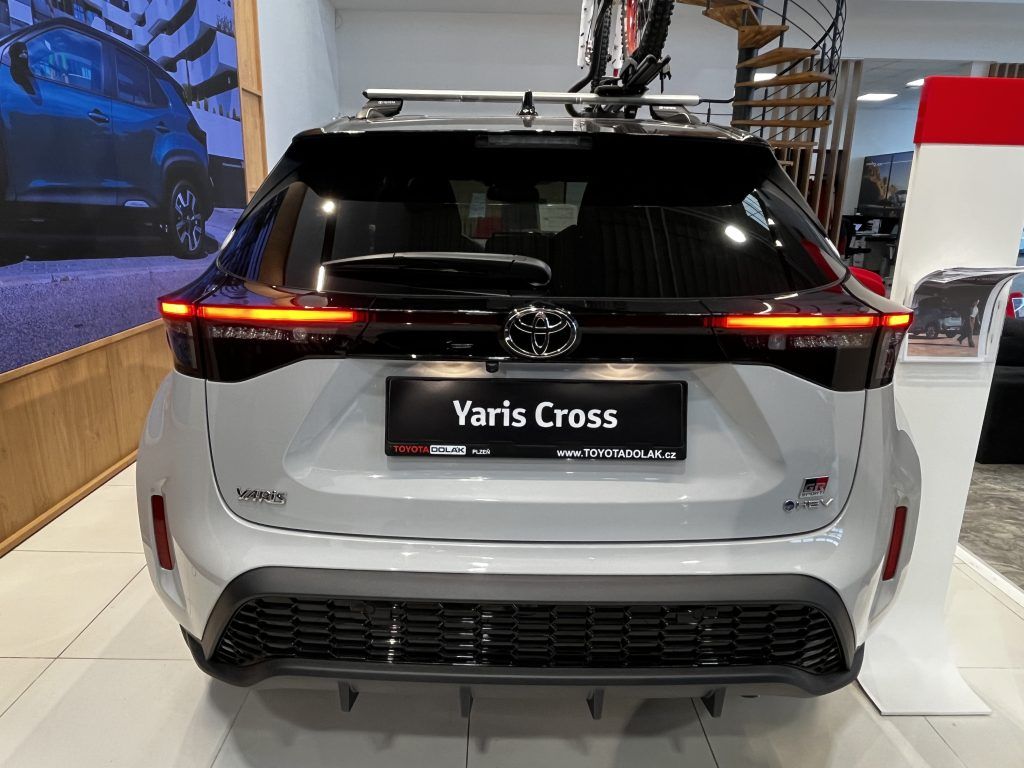 Toyota Yaris Cross, 1.5 Hybrid 130k GR Sport Tech - fotka 3