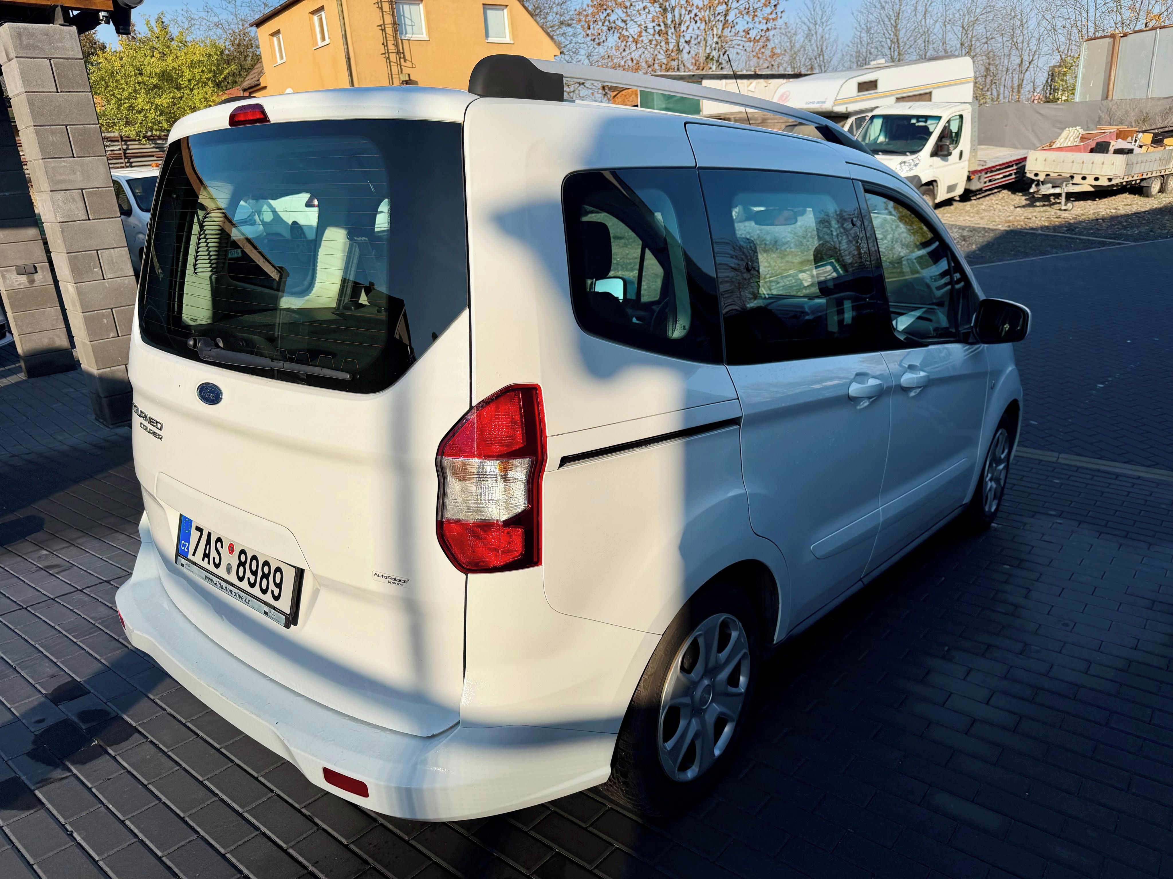 Ford Tourneo Courier, 1,0i ECO BOOST 74KW - fotka 6