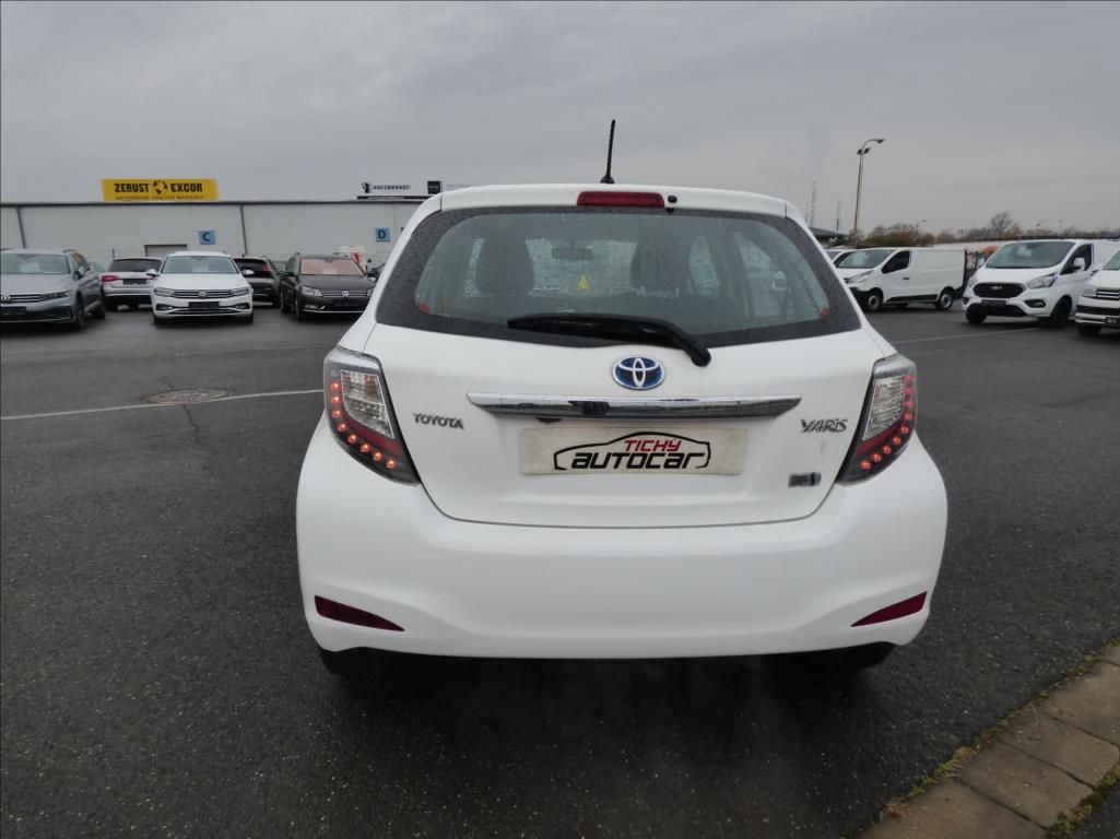 Toyota Yaris, 1,5 Hybrid, Digi Klima, servis - fotka 4