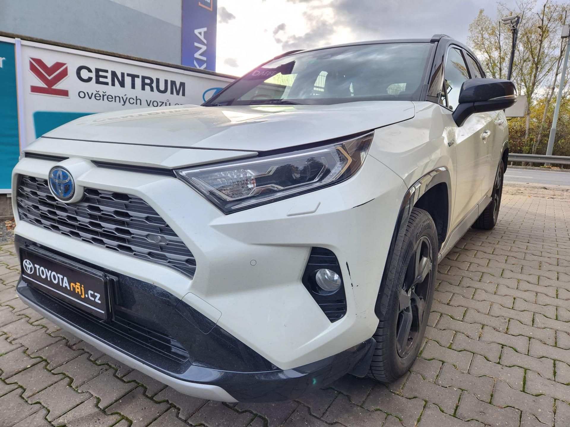 Toyota Rav4, 2.5-HYBRID-1.MAJ-KŮŽE-AUTOMAT - fotka 3