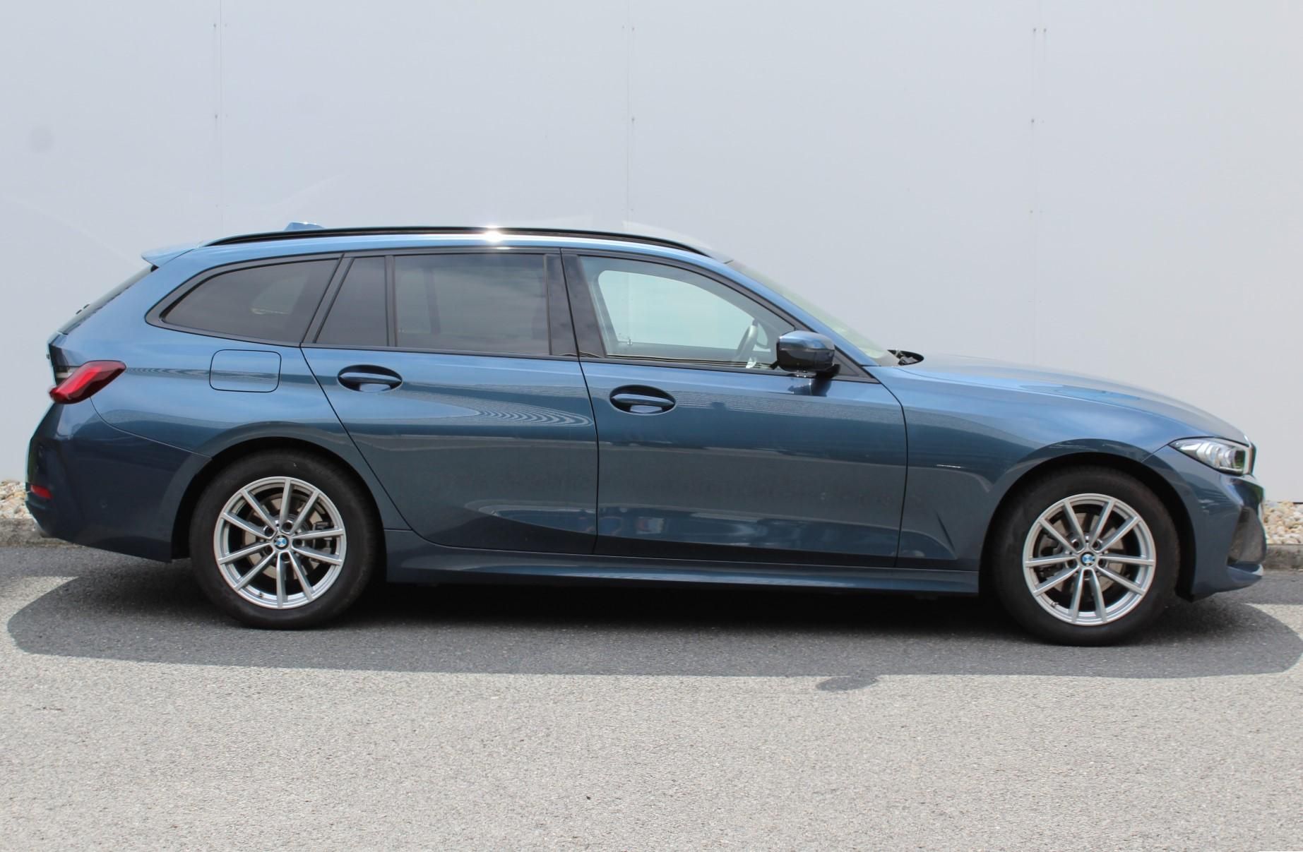 BMW Řada 3, 320d xDrive Touring - fotka 3