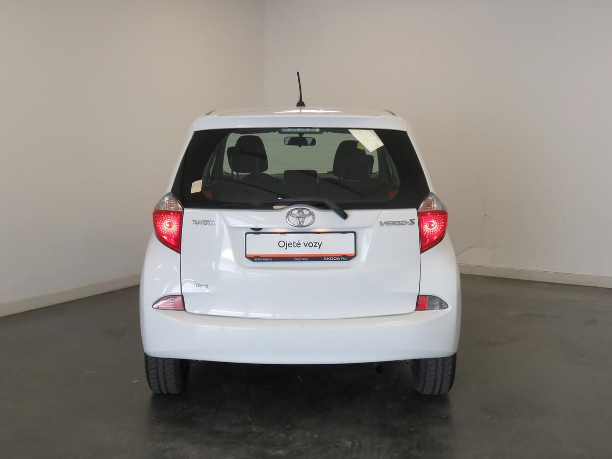 Toyota Verso, 1.33 Dual VVT-I 73 kW Active - fotka 6