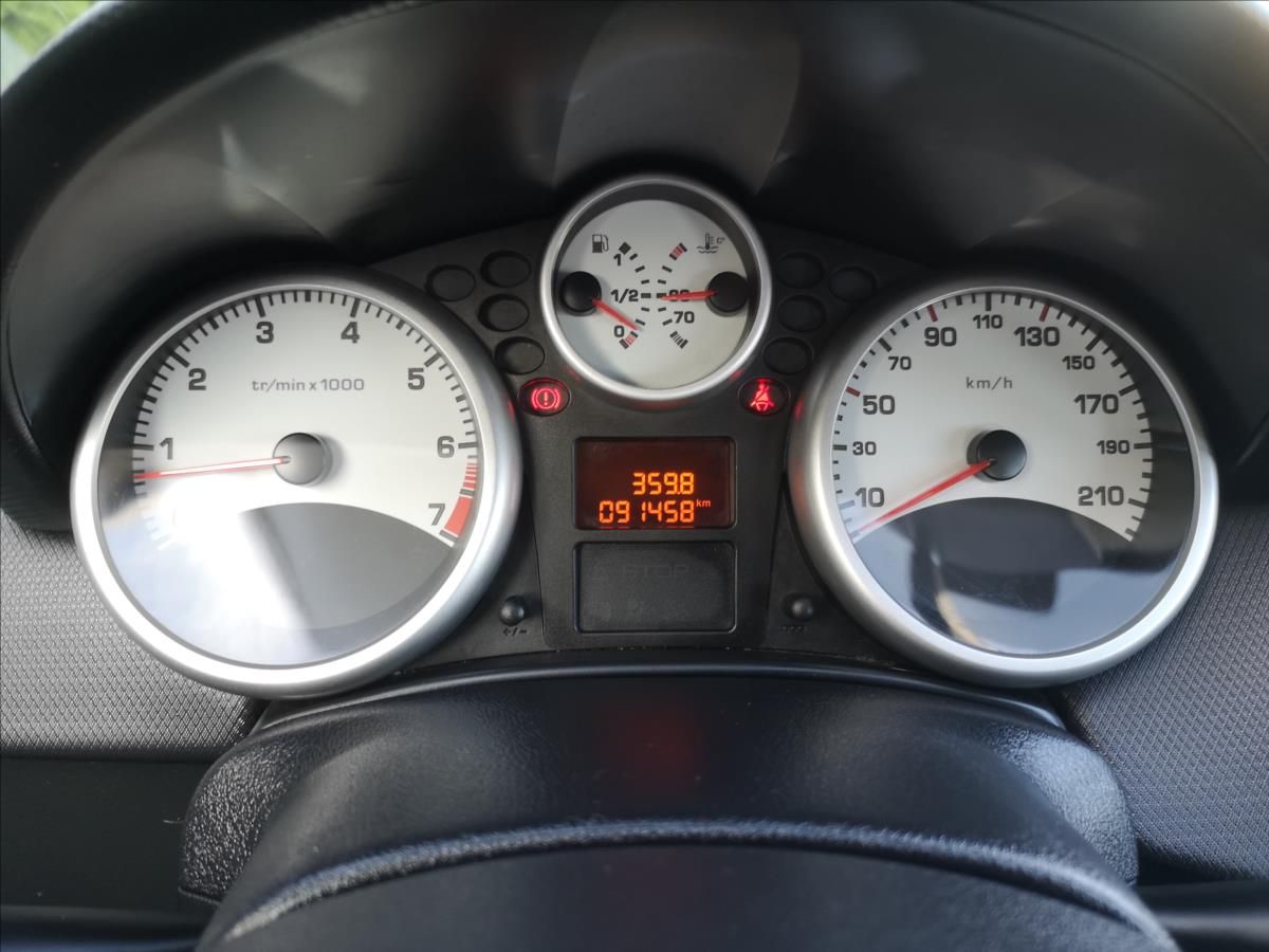 Peugeot 207, 1,4 16V VTi Premium - fotka 5