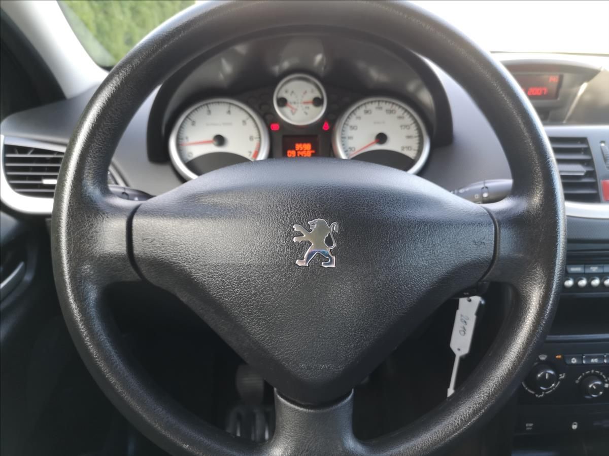 Peugeot 207, 1,4 16V VTi Premium - fotka 4