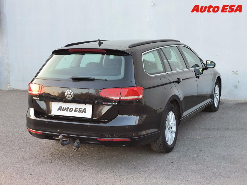 Volkswagen Passat, 1.6 TDi,Comfortline,kamera - fotka 6