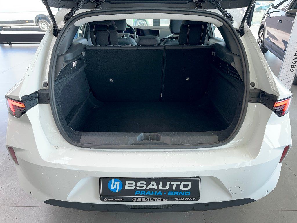 Opel Astra, Edition 1,2 Turbo 96 kW MT6 - fotka 4
