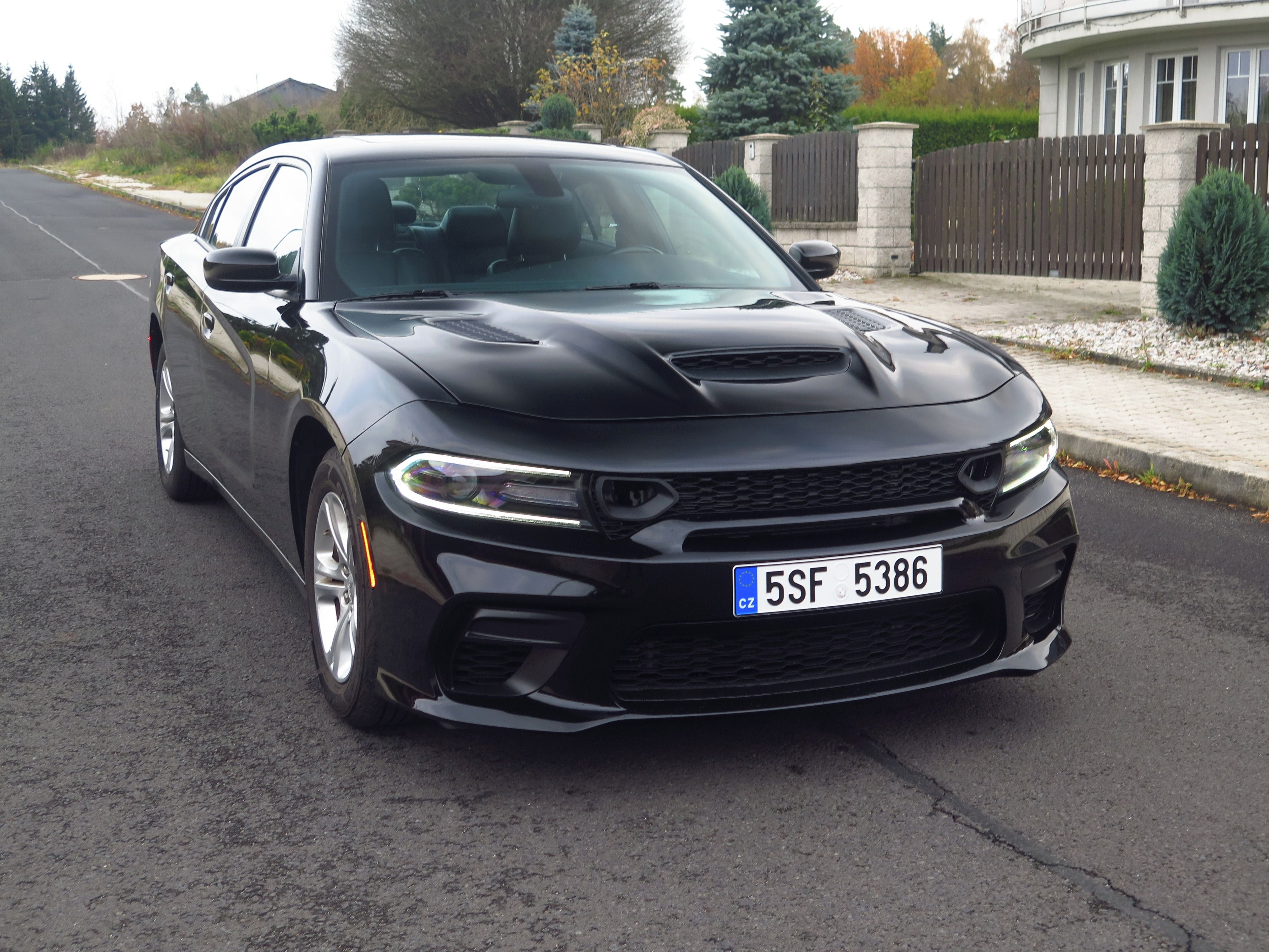 Dodge Charger, 3.6 V6 - DPH - SRT vzhled - fotka 4