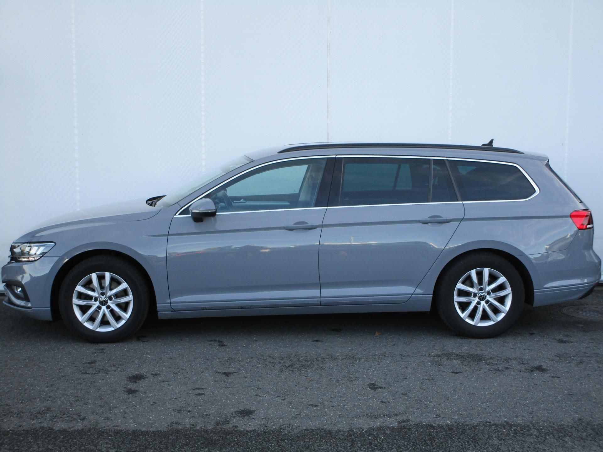 Volkswagen Passat, 2.0 TDi  DSG Business Premium - fotka 4