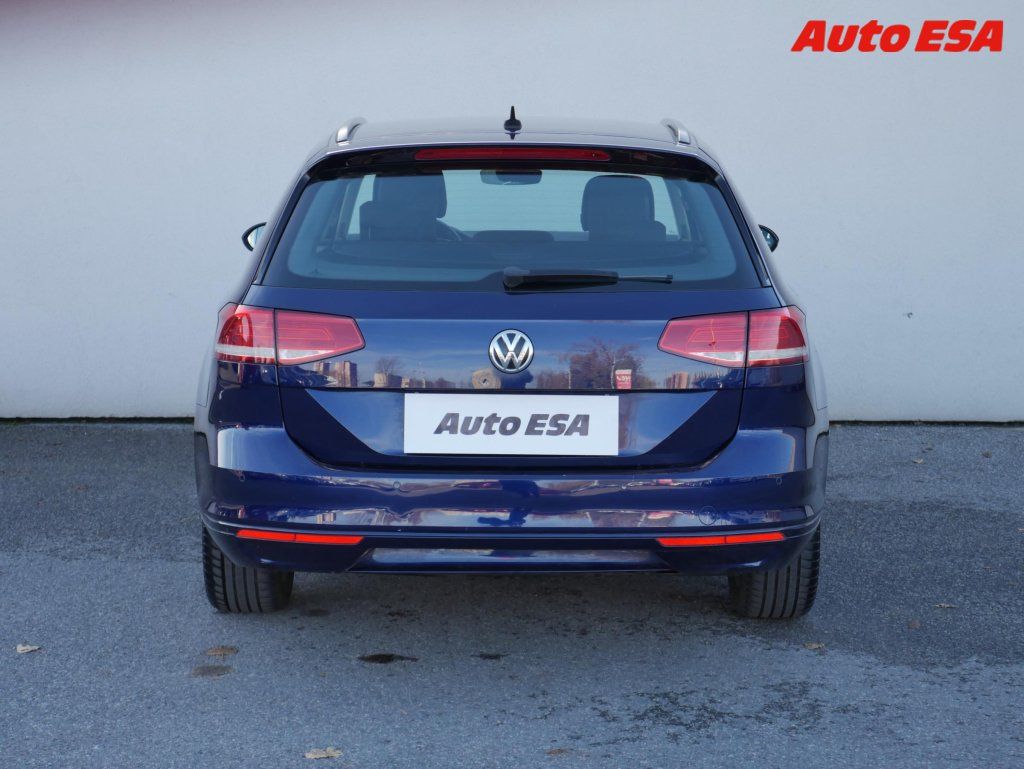 Volkswagen Passat, 2.0TDi,DSG,navi - fotka 5