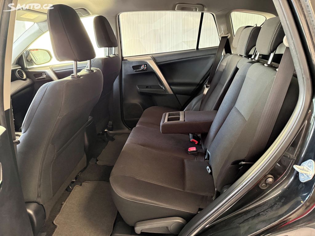 Toyota Rav4, fotka 10