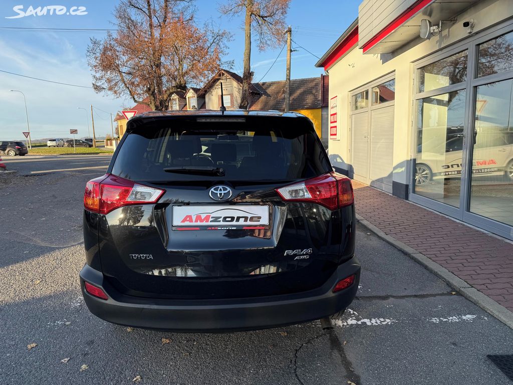 Toyota Rav4, fotka 6