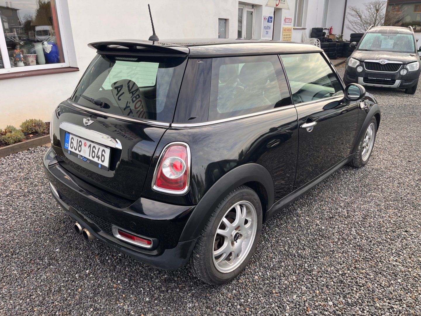 Mini Cooper S, 1.6 i 135 Kw Sada kol - fotka 2