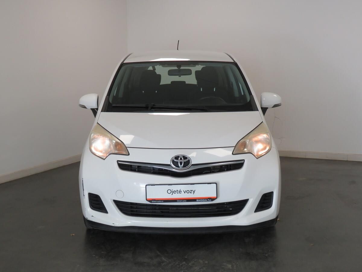 Toyota Verso, 1.33 Dual VVT-I 73 kW Active - fotka 4