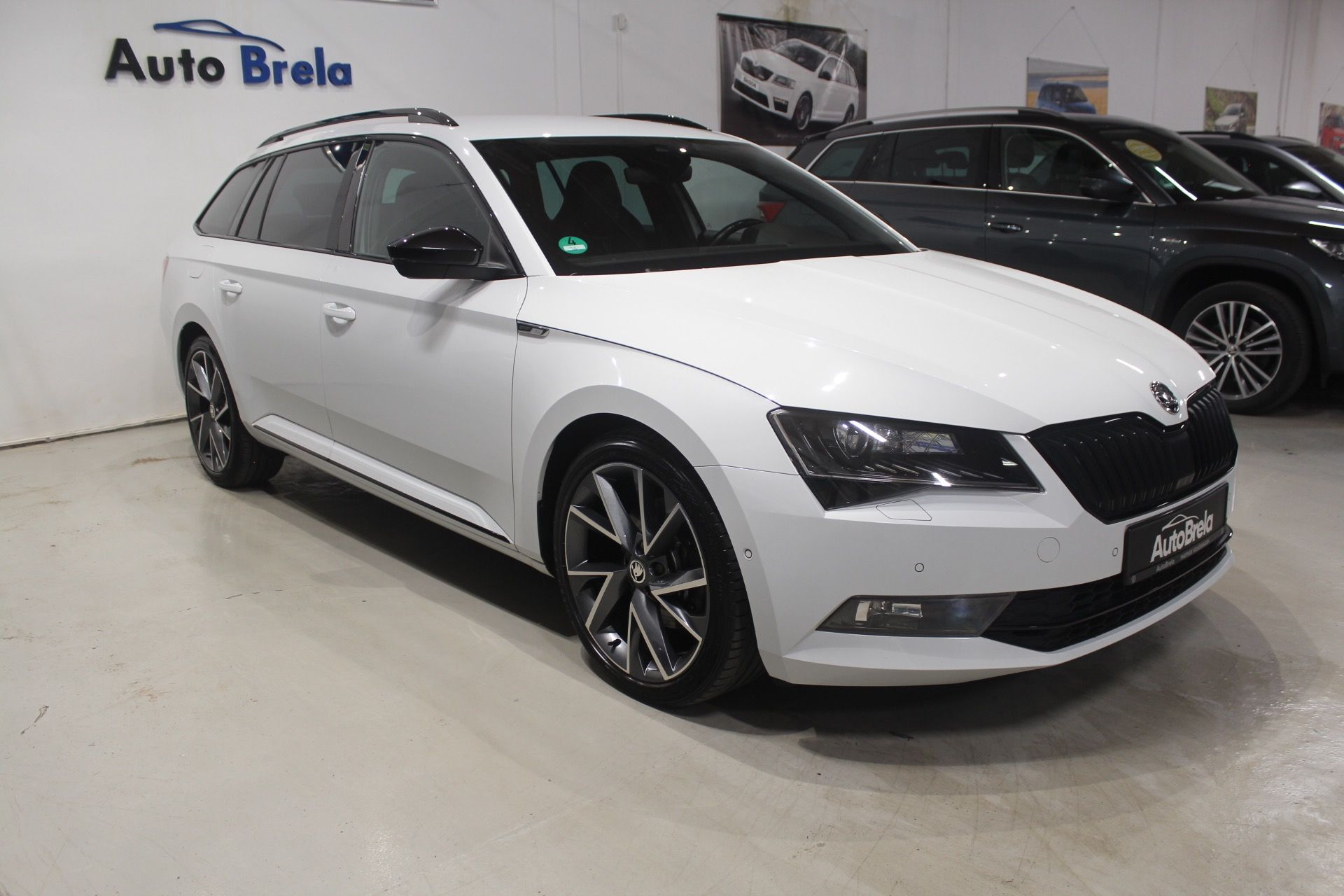 Škoda Superb, 2.0TDI DSG SportLine Tažné LED - fotka 3