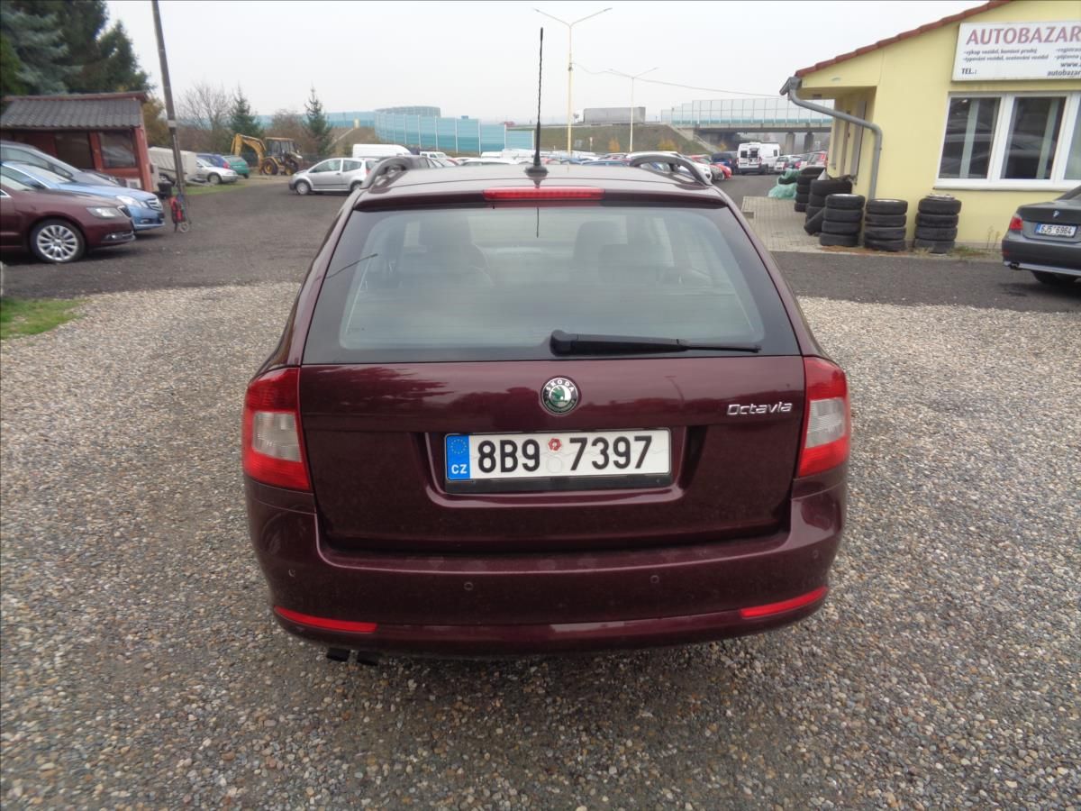 Škoda Octavia, 2,0 Laurin Klement - fotka 6