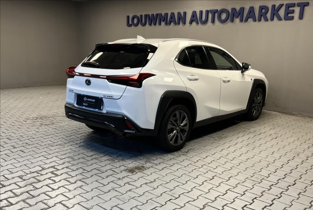 Lexus UX 300h, 300H 2,0 HEV F SPORT DESIGN - fotka 2