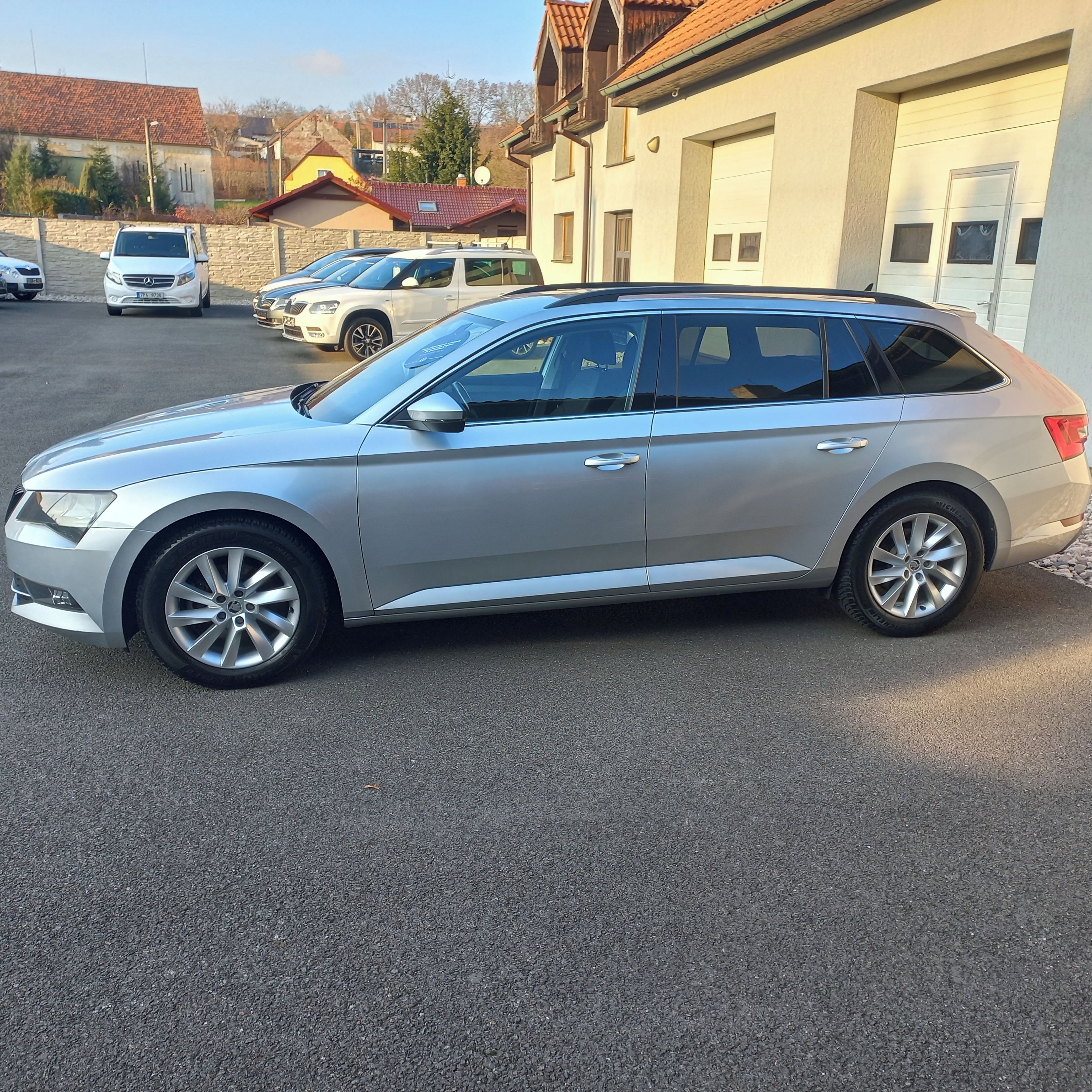 Škoda Superb, 1.4 TSI 150, DSG AMBITION - fotka 5