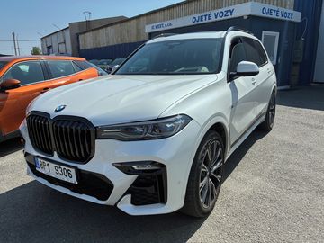 M50i individual  7 míst+výbava