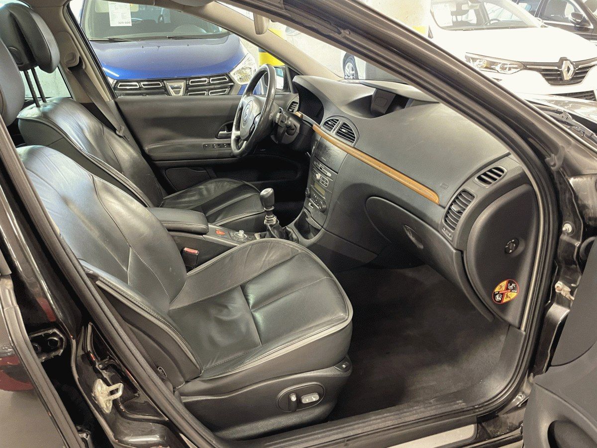 Renault Laguna, 2.0 dCi, 127kW, Initiale Paris - fotka 4
