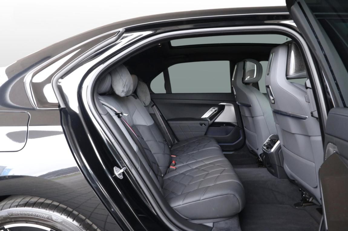 BMW Řada 7, 740d xDrive Sedan - fotka 6