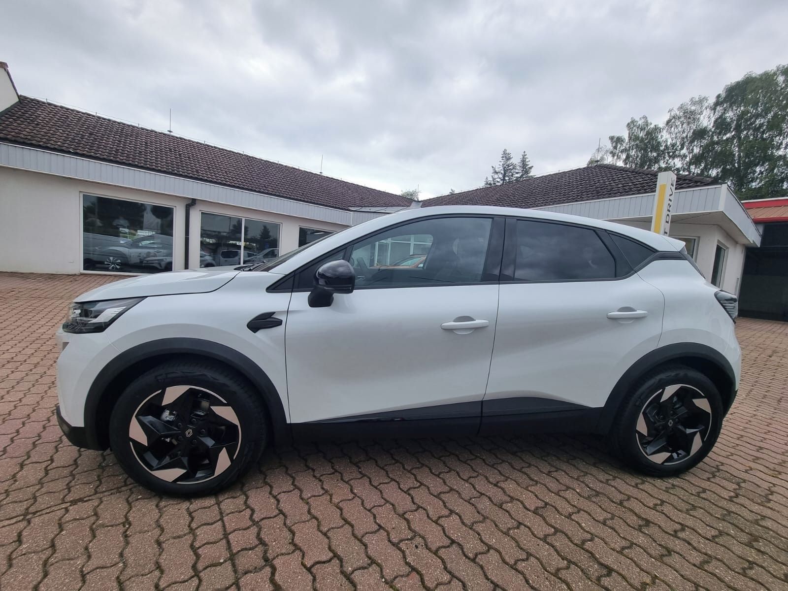 Renault Captur, Techno mild hybrid 140 - fotka 4
