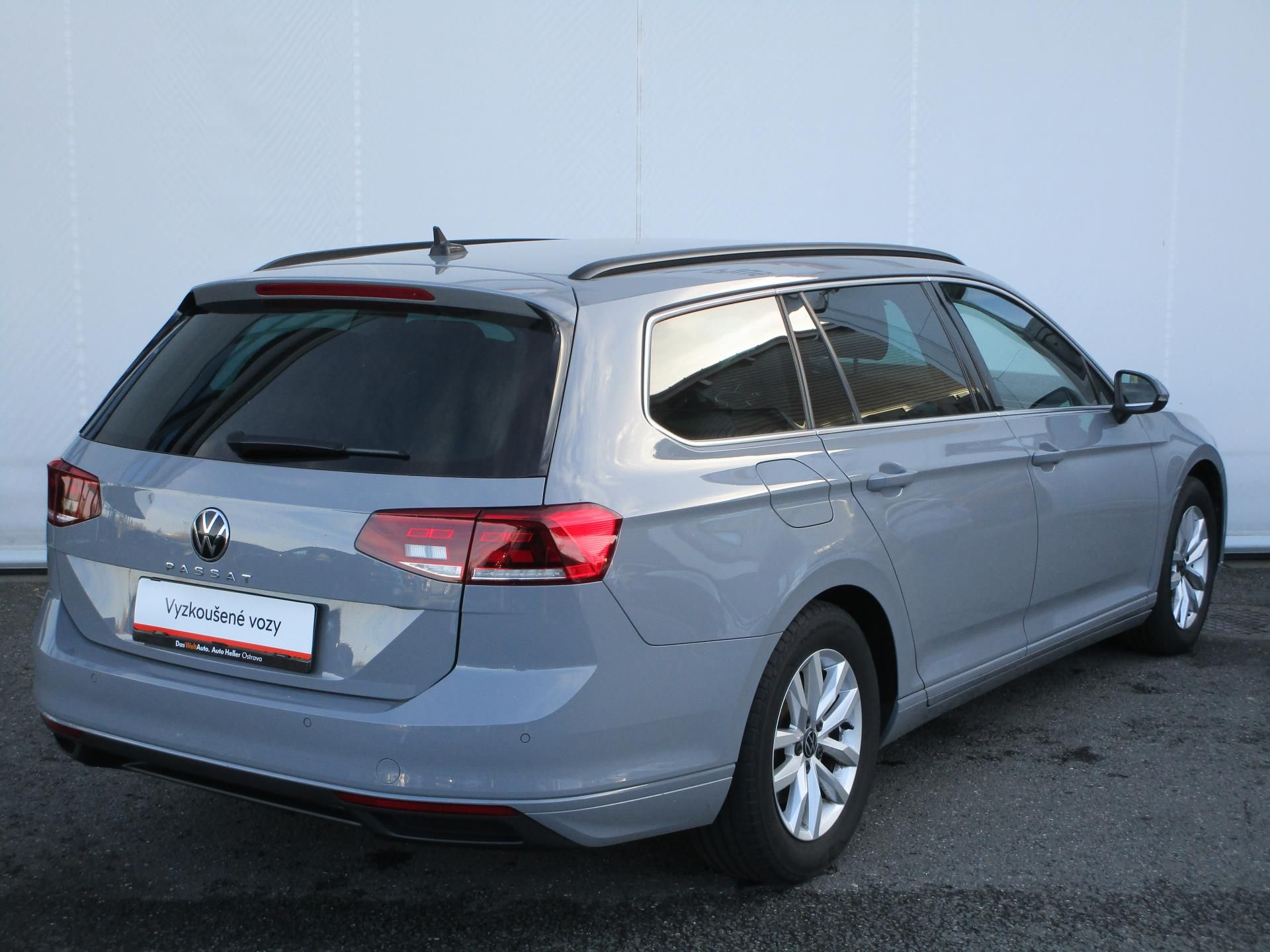 Volkswagen Passat, 2.0 TDi  DSG Business Premium - fotka 2