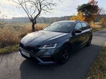 RS 2,0TSi 180kW DSG/HUP/PANO/