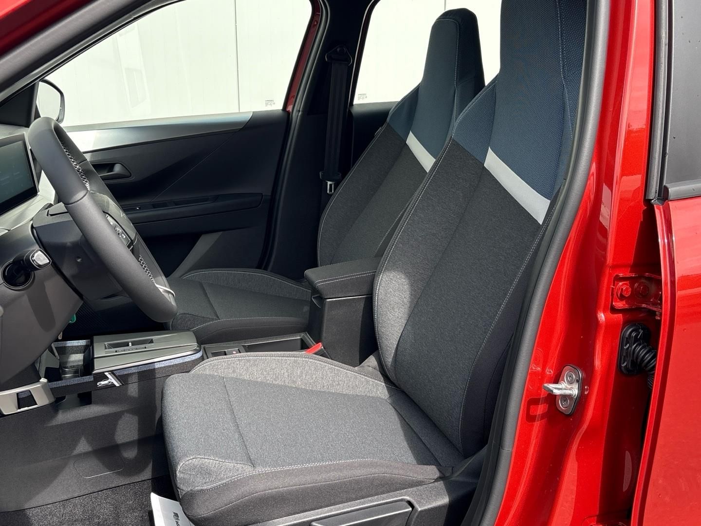 Opel Frontera, 1.2 Hybrid Turbo 110k Edition - fotka 6