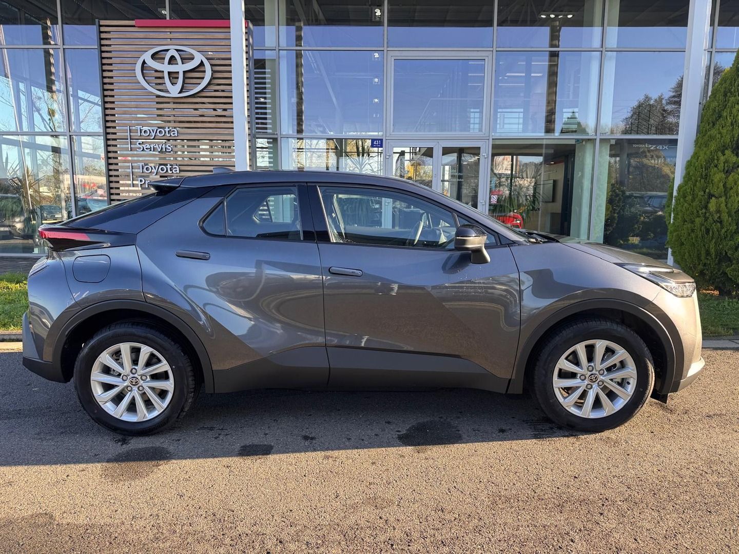 Toyota C-HR, 2.0 Comfort, Plug-in hybrid - fotka 2