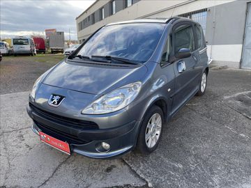 1,4i*65kW*pravidelný servis*
